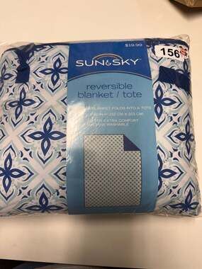 Sun & Sky Reversible Blanket Tote 60 in W x 80 in H Blue White Quilted